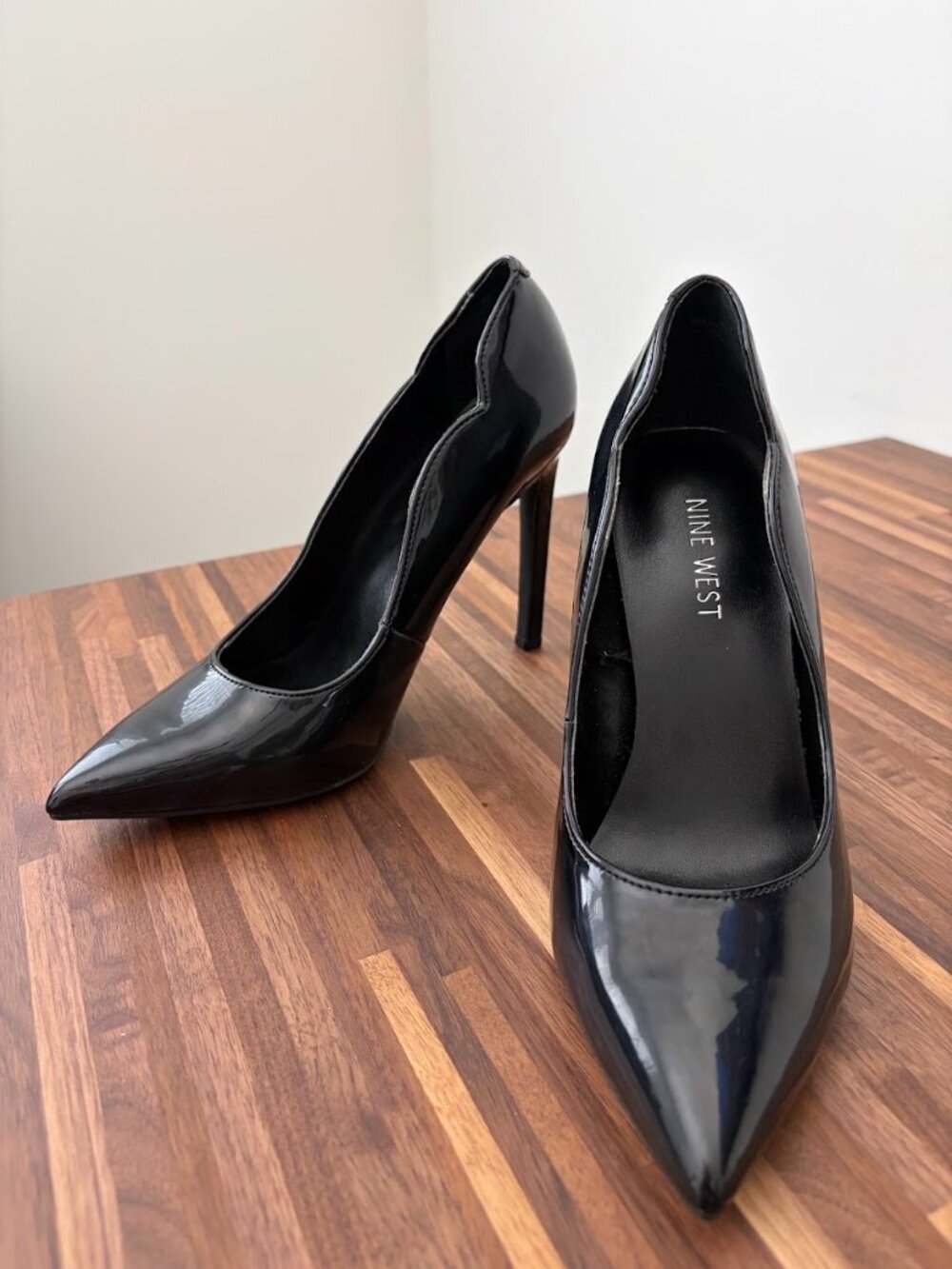 NINE WEST Black Patent Wavy Cutout Pumps
